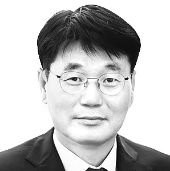 建国大学房产学系教授兼韩国房产分析学会会长 李铉锡